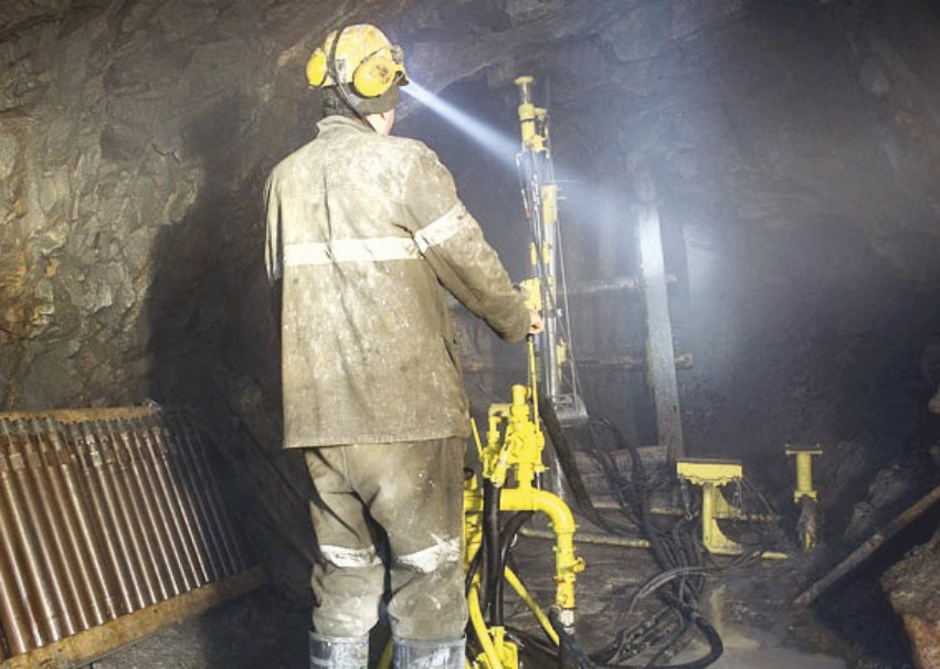 photo_5321448107788668181_y